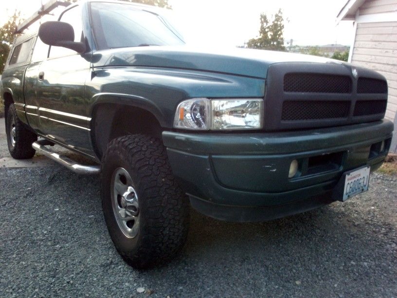 💥 1998 Dodge Ram 1500 4x4 – Tons of New Parts – Clean Title – $5,000 OBO 💥