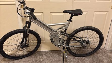Blackcomb Mountain Bike By Mongoose. 