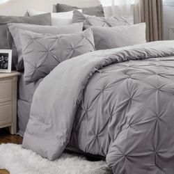 NWT Bedsure King Pintuck Bed in a Bag - Gray