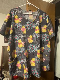Winnie The Pooh Scrubs Nursing Medical 2X lightly used.