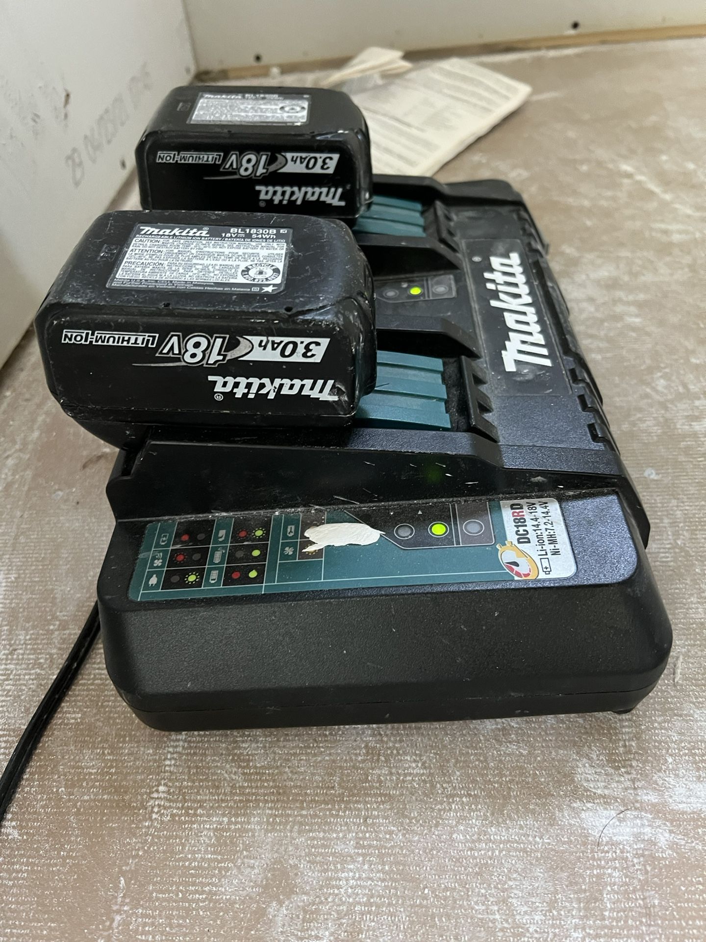 Makita Rapid Charger The Charger Its Like New..