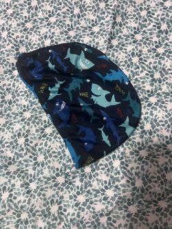 NWT swimming cap for kids 2-5