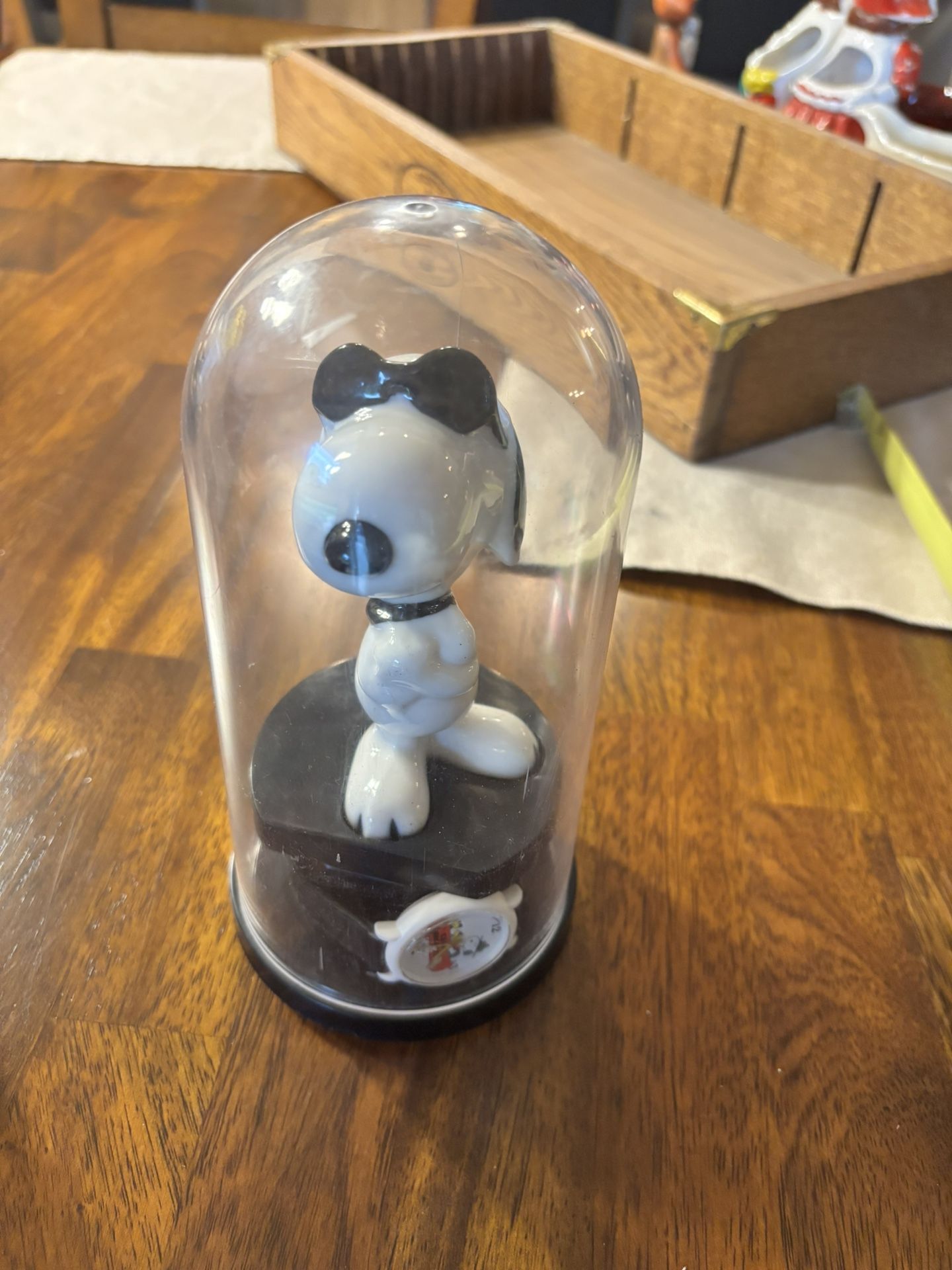 Peanuts SNOOPY Vintage 1995 Joe Cool Collectable Watch Figure