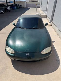 Mazda MX-5 Miata Convertible