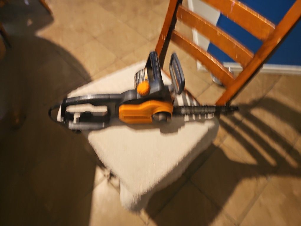 Worx Chainsaw 14 In
