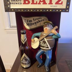 Vintage 1950s Blatz Beer Barrel Banjo Player 