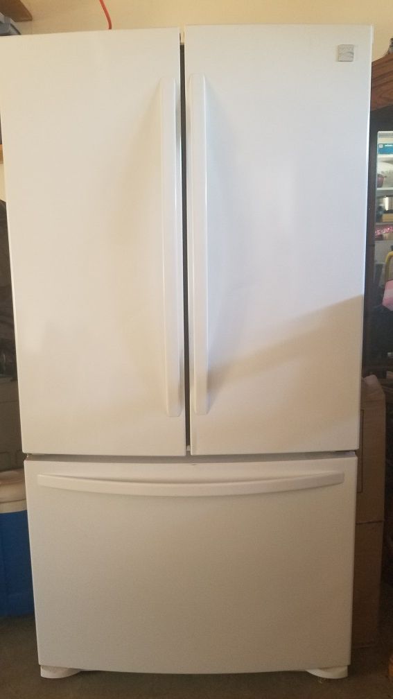 Kemore French Door bottom-freezer Refrigerator