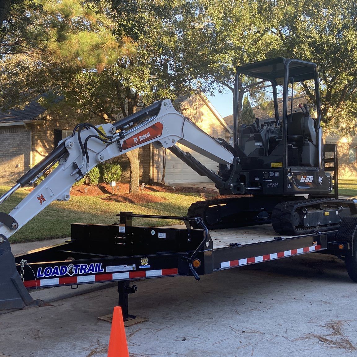 Mini Excavator Bobcat E35-N 2022 -  With Trailer / 210 hours worked