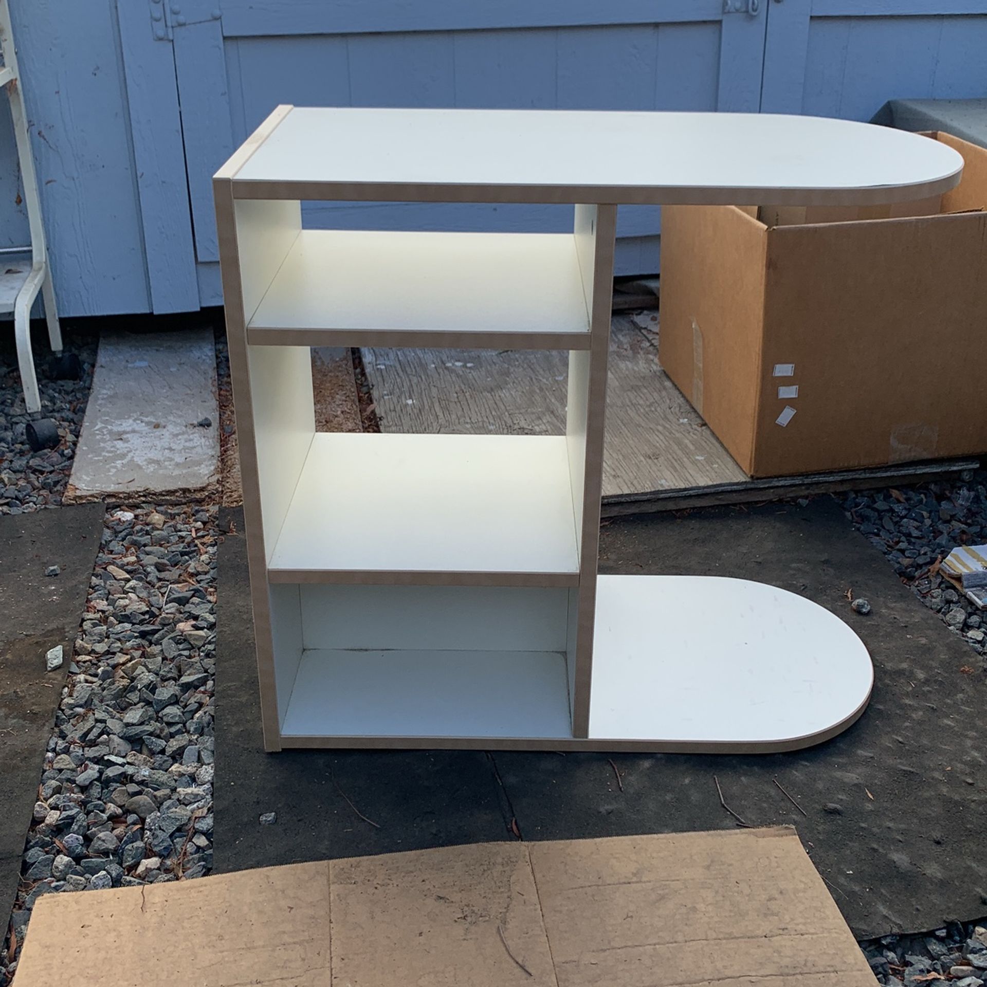 Shelf- White. Unique Style.   $15.00Chino, Ca