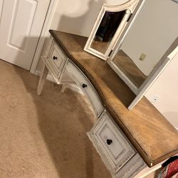 Vanity Dresser