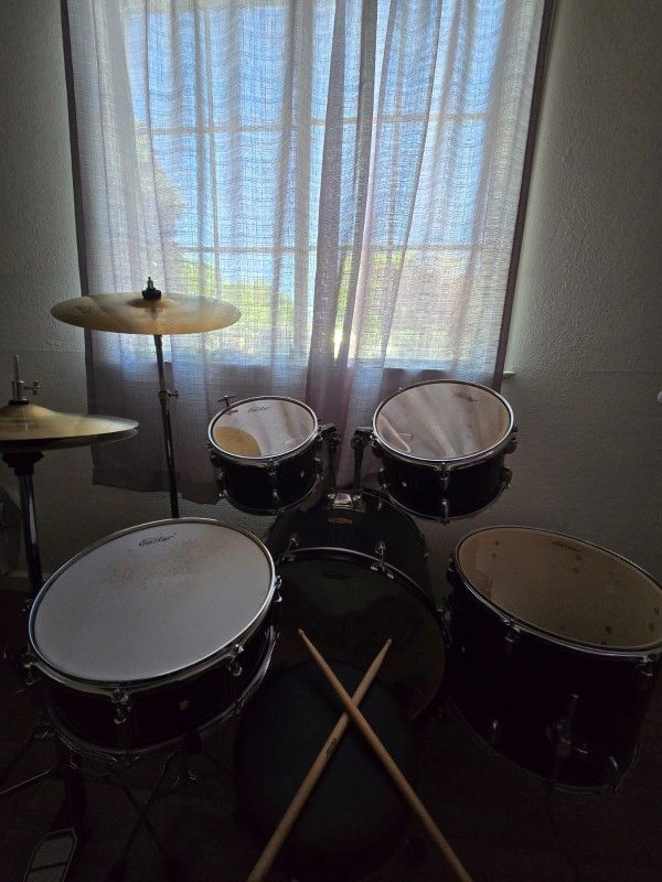 Eastar Drumset