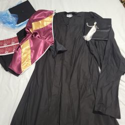 FSU GOWN & 2 CAPS WHITE TASSLE