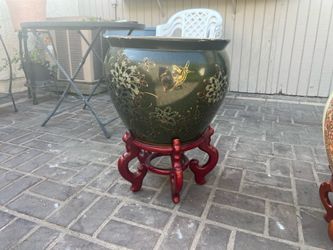 FS: Porcelain Plant Stand Vases Nice!