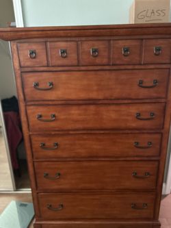 Chest of drawers