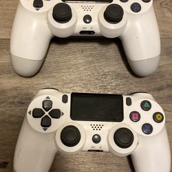 2 PS4 Controllers 