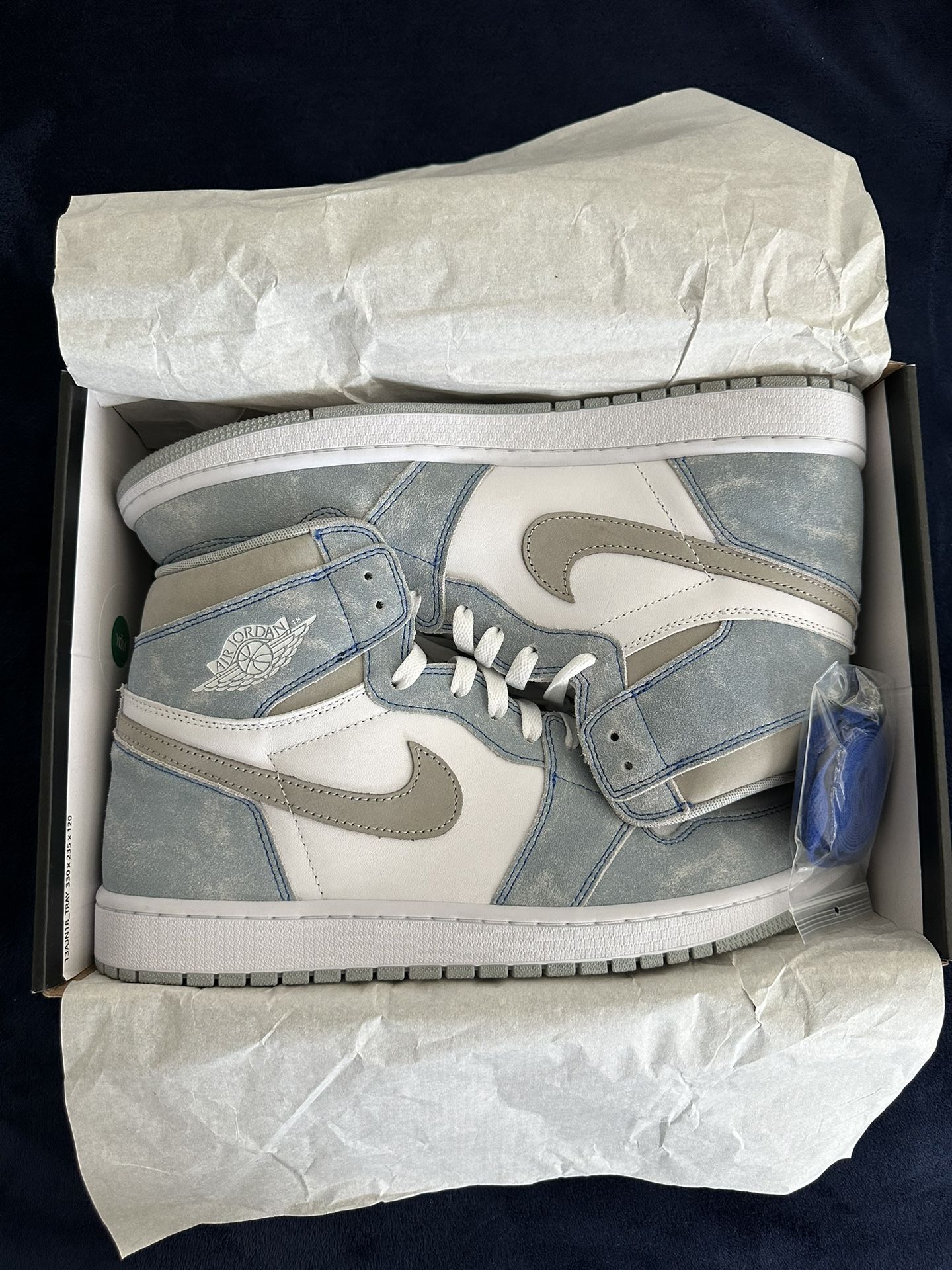 Jordan 1 Hyper Royal Size 13