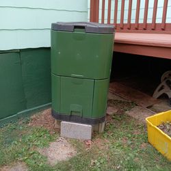 Aerobin Composting System