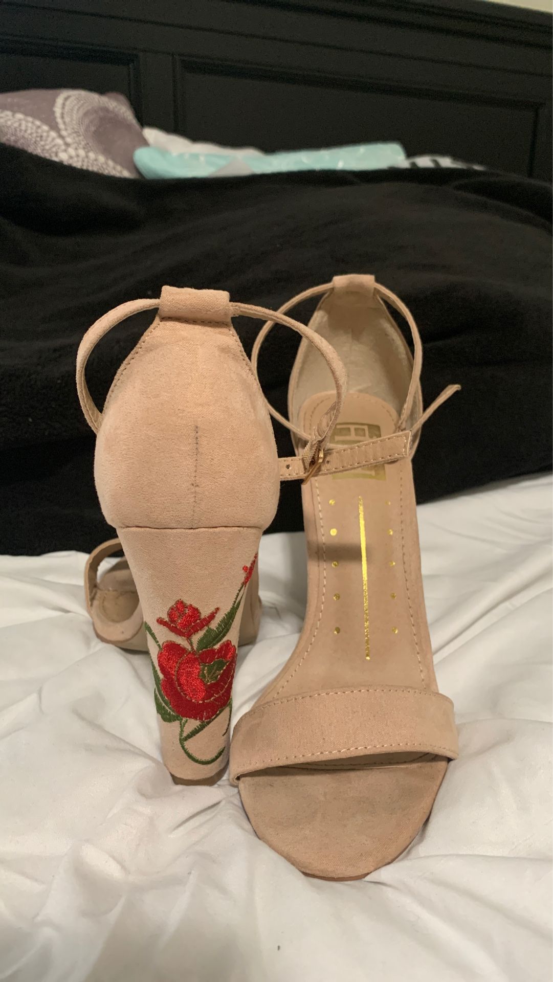 Rose beige sandal heel