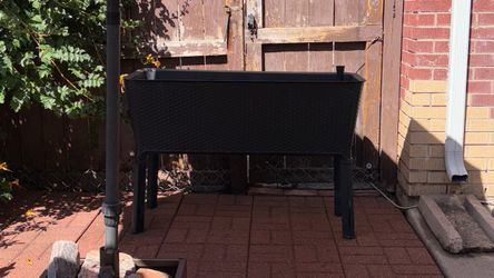 THICK PLASTIC BLACK RAISED GARDEN BED