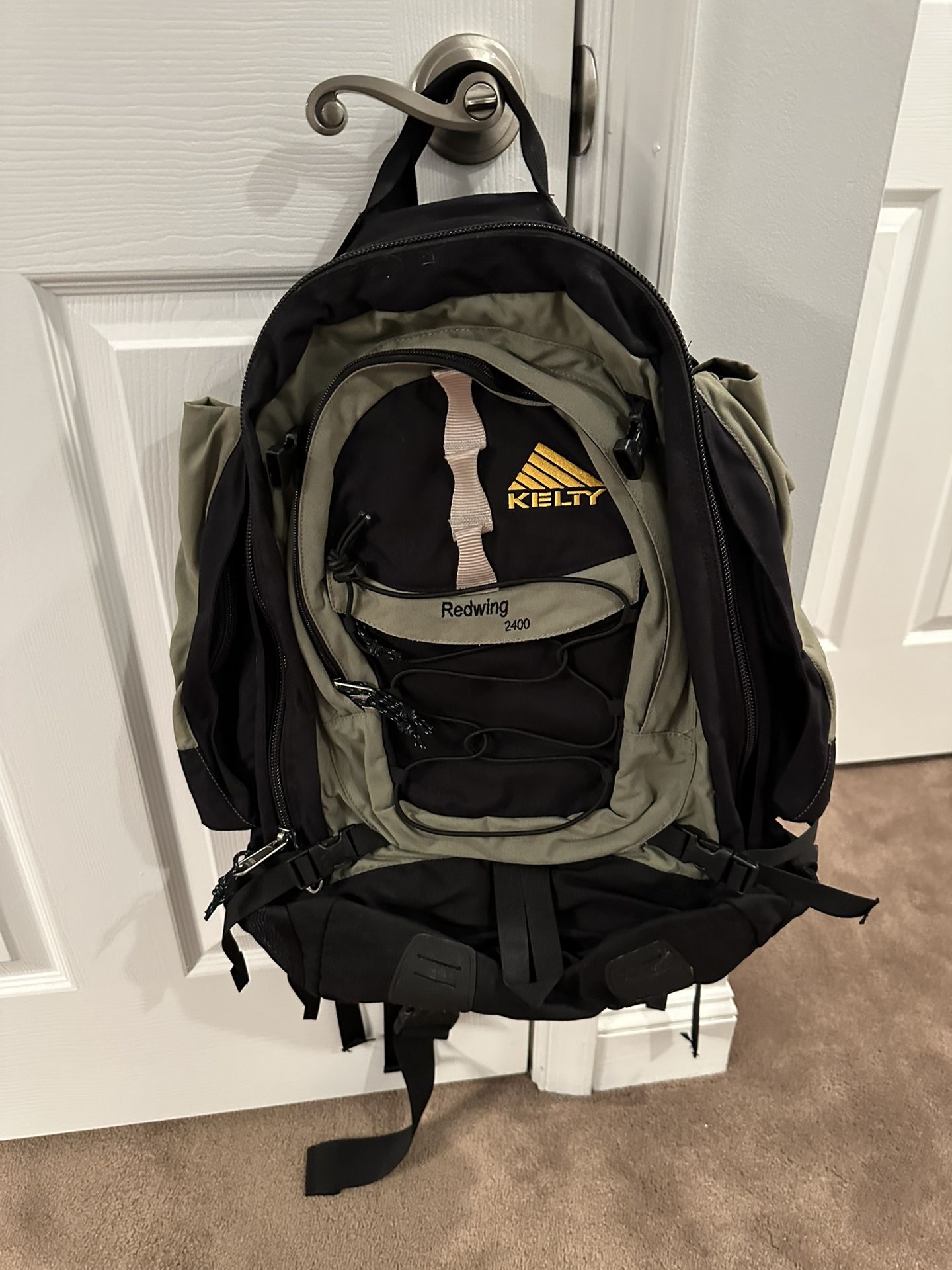 KELTY REDWING 2400 BACKPACK