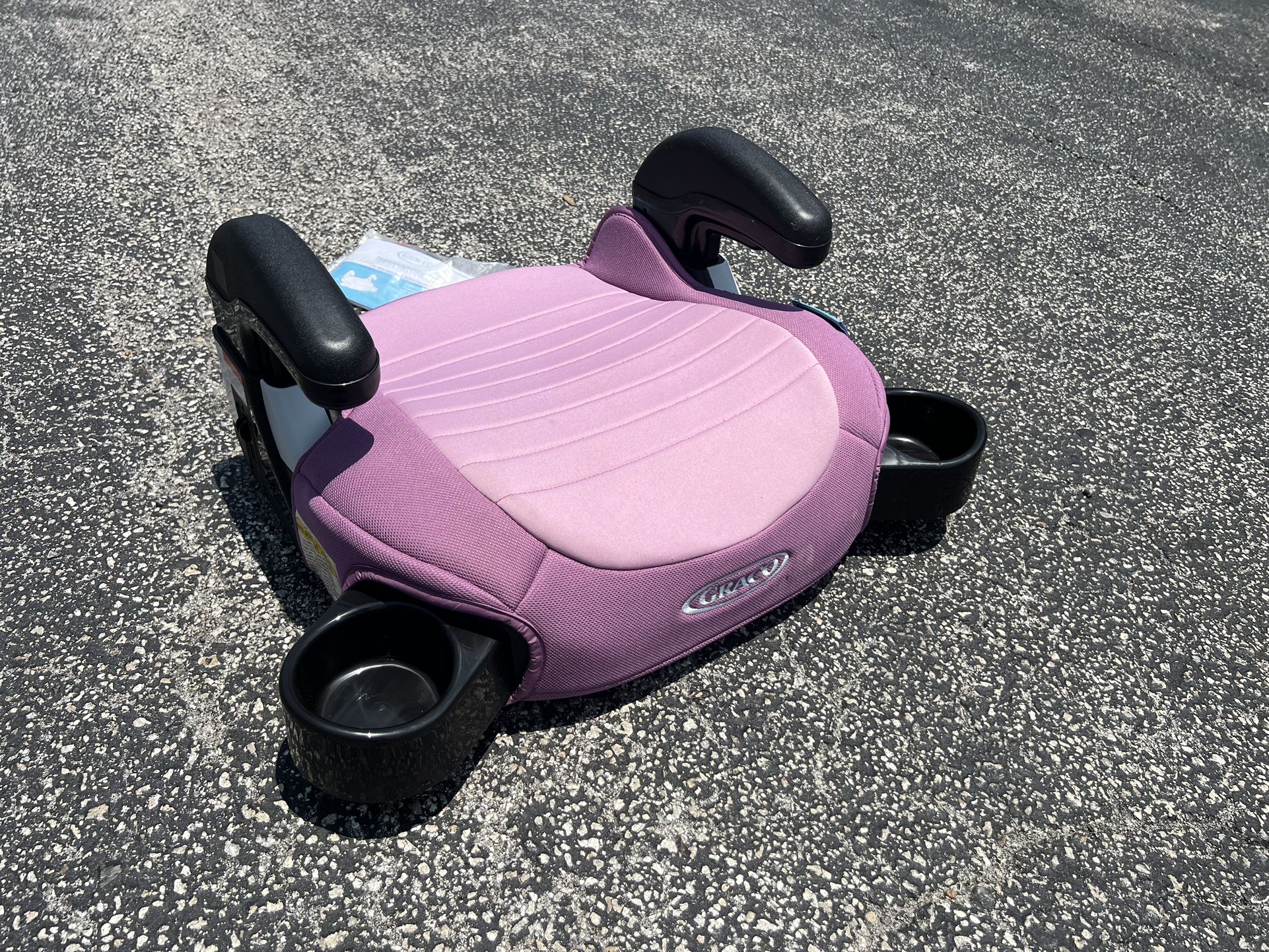 Graco Kid’s Booster Car Seat! In good condition! 