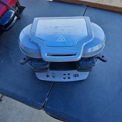 Hamilton Beach The Dual Breakfast Sandwich Maker Grill