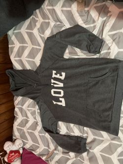 Sweatshirt/hoodie.