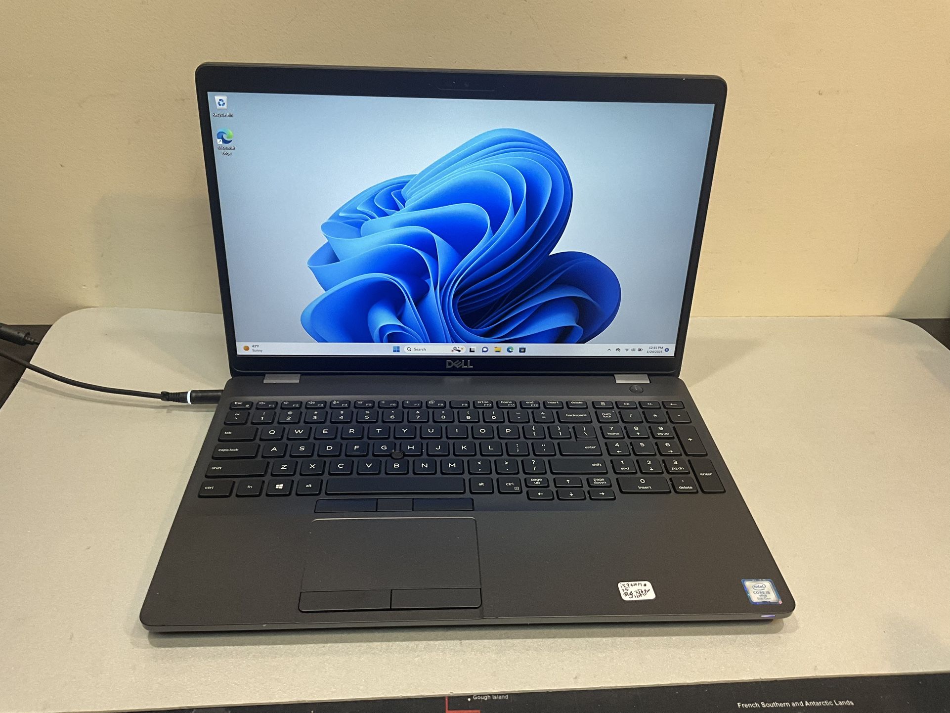Dell Latitude 5501 Laptop Intel i5-9400H 8GB RAM 256GB SSD Windows 11 pro. 