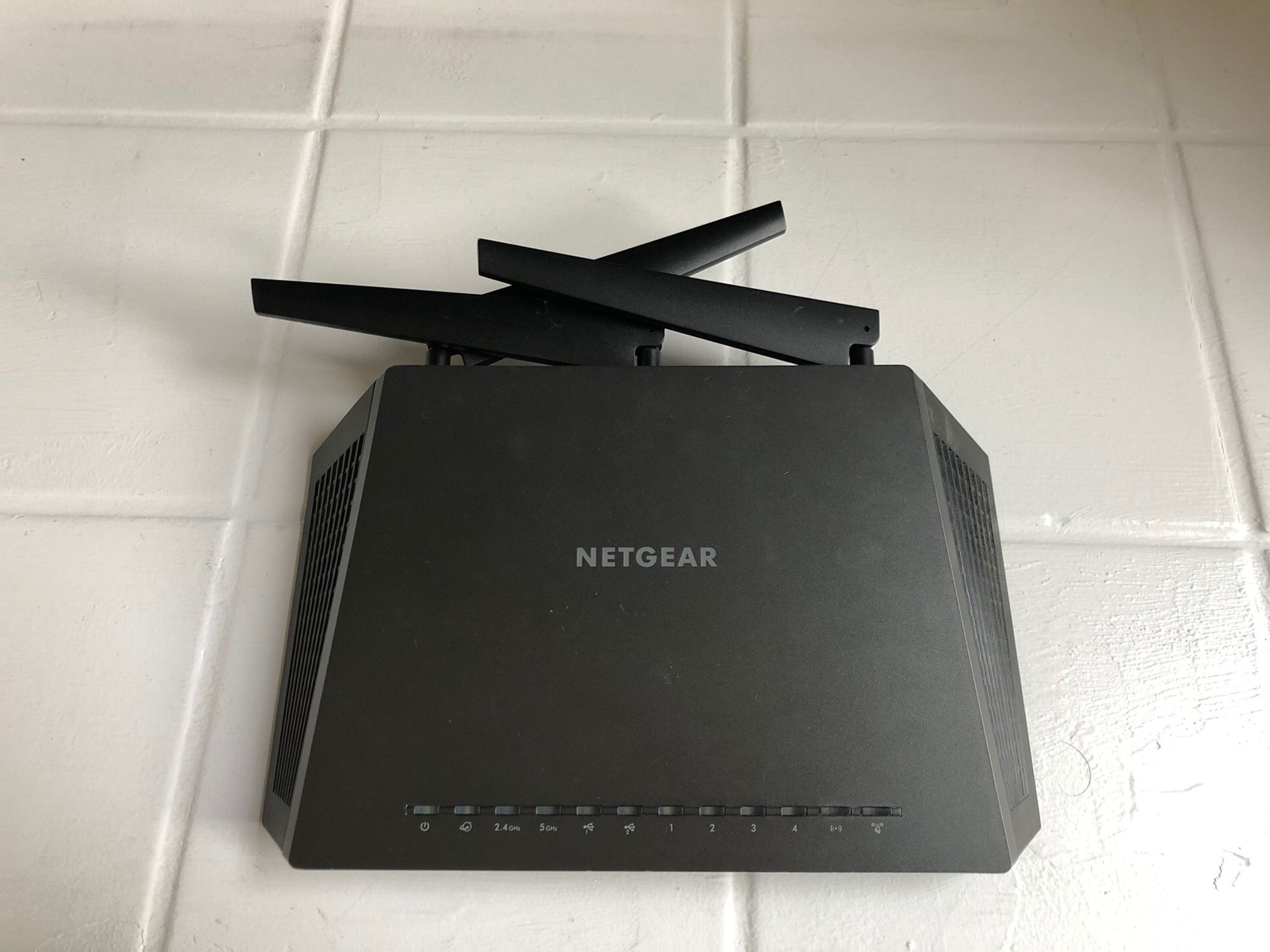 Netgear nighthawk AC1900 Smart Wifi router