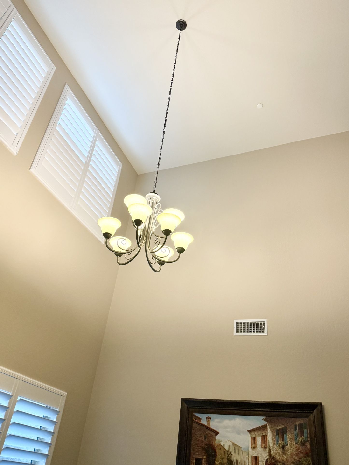 9-Light Chandelier – Excellent Condition