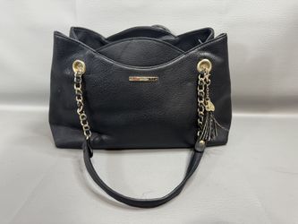 Jessica Simpson shoulder bag purse w/charm black pebbled faux leather/gold
