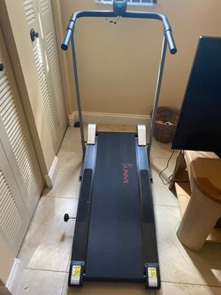 Sunny Health & Fitness MANUAL Walking Treadmill - Local Delivery for a Fee - See My Other Items😀
