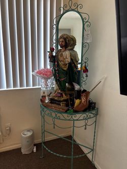 Iron corner table
