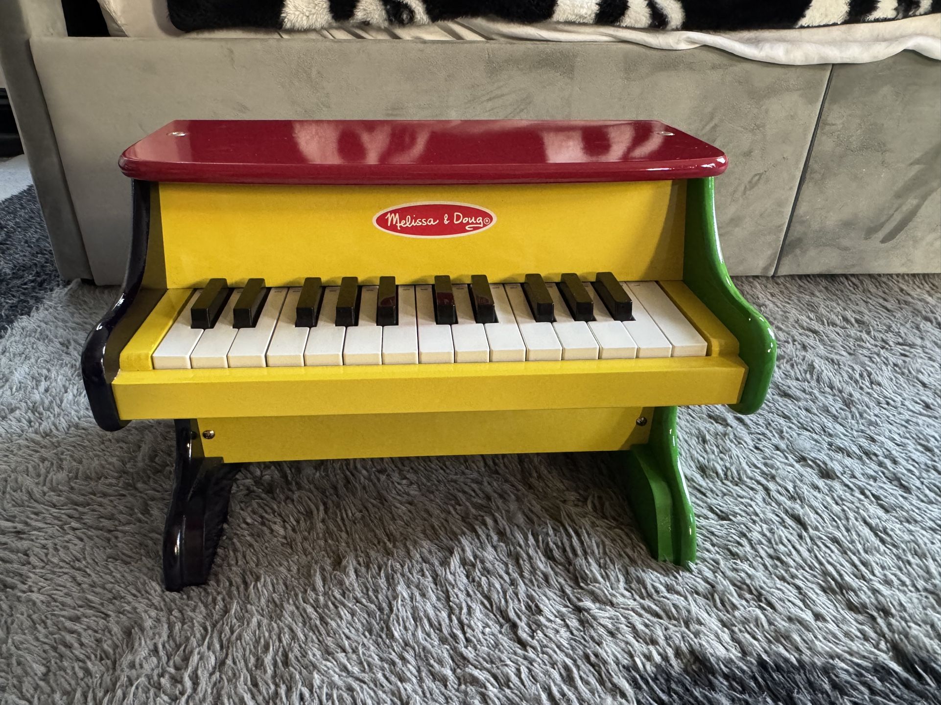 Melissa & Doug Piano with 25 Keys Toy Piano