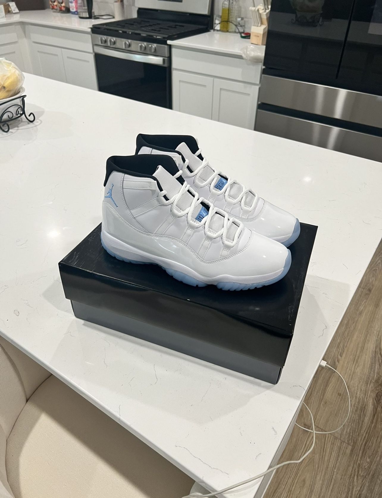 Jordan 11 Legend Blue