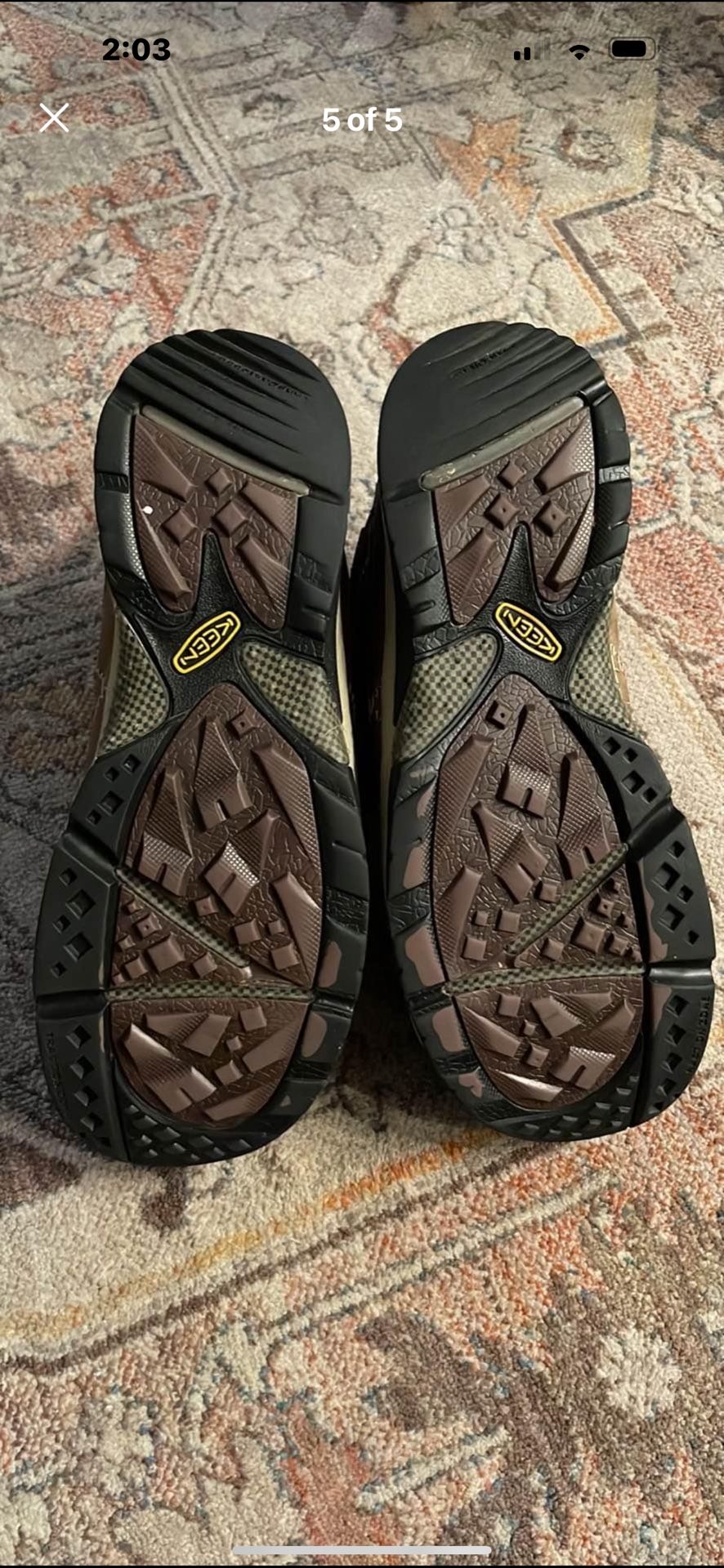 Women keen boots sz 10.5