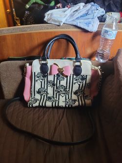 PURSE!! BETSEY JOHNSON!