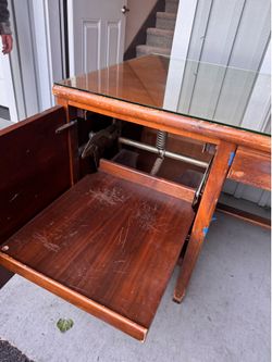 FREE DESK!!