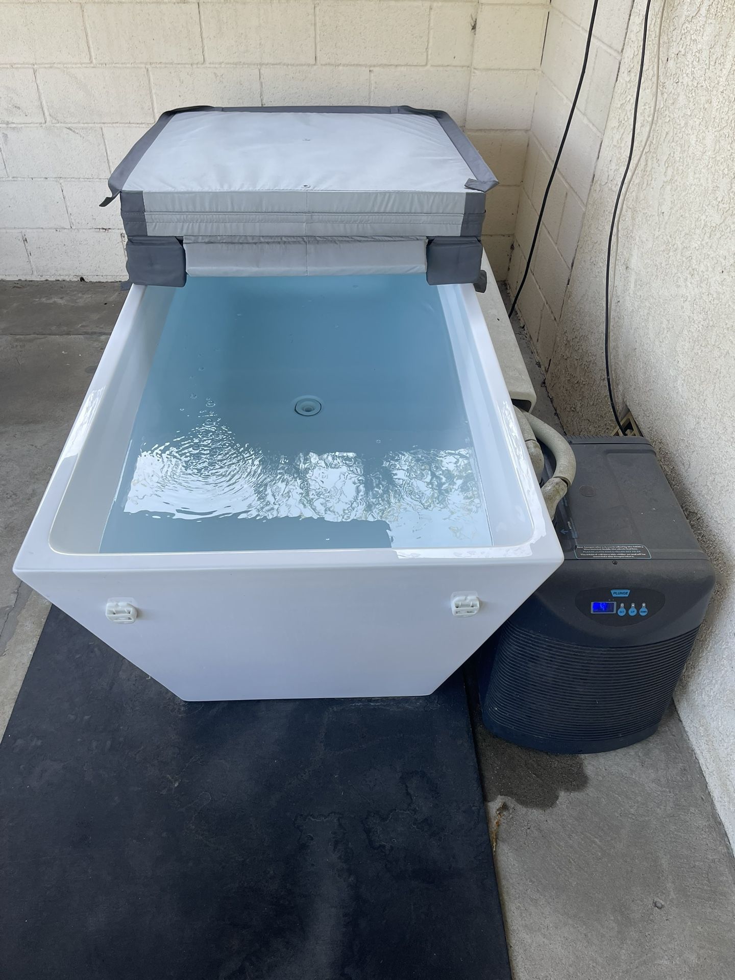 XL Cold Plunge Ice Bath Tub – Official PLUNGE Brand