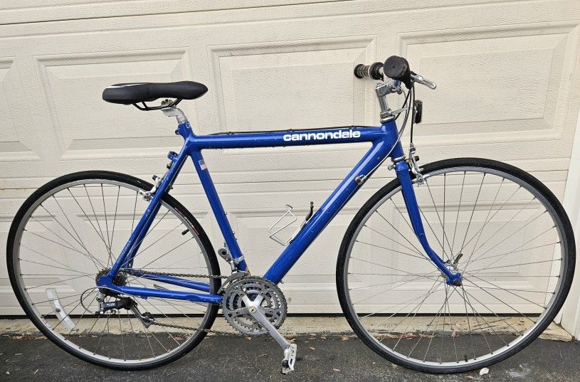 Cannondale hybrid - 22.5" (Large) frame - Just tuned