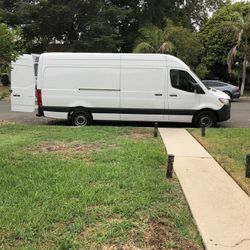 2021 Mercedes-Benz Sprinter 2500