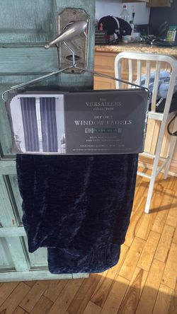 Set of 2 window pain courtins