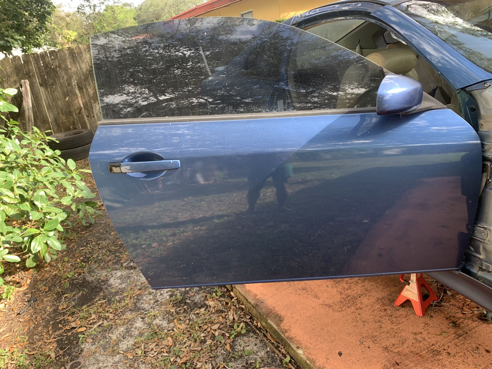 2003/2007 Infiniti g35 coupe passenger door
