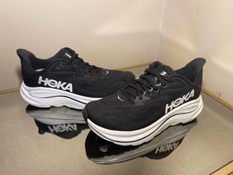 HOKA Clifton 10 – Women’s Size 9B – Black Running Shoes