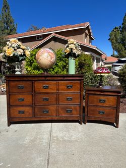 Solid Wood 8 Drawer Dresser Chest of Drawers and Nightstand Furniture Set Great Condition