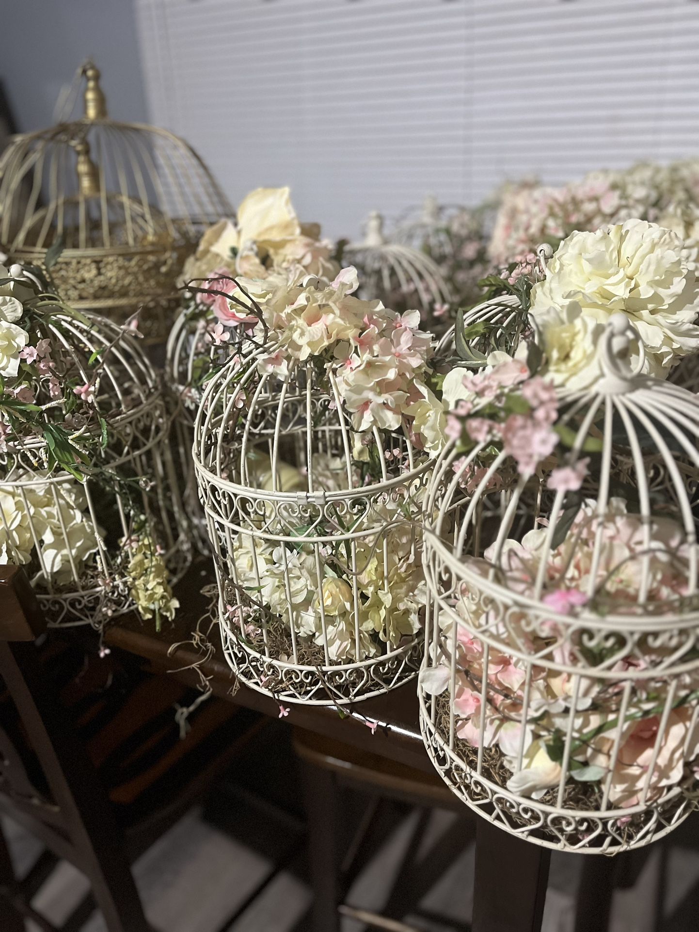 Decorate Bird Cages