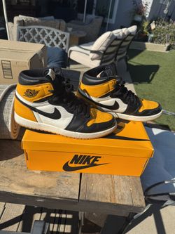 2022 Air Jordan 1 Yellow Toe