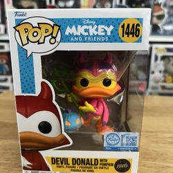 IN HAND EXCLUSIVE LE BLACKLIGHT CHASE Devil Donald Duck Funko Pop #1446 Disney