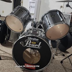 Vintage Pearl Drum Set