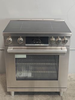 Bosch 800 Series 30 Inch Freestanding Induction Range with 4 Elements, 10 Cooking Modes (HIS8055U-D-4187)